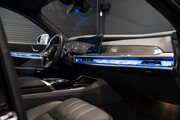 BMW 7 Serie 740d xDrive *M-Sport Pro / Bowers & Wilkins / Panorama / HUD / Surround View / Standverwarming*