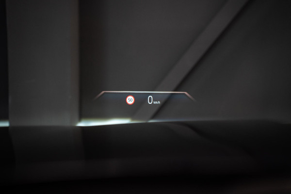 BMW 7 Serie 740d xDrive *M-Sport Pro / Bowers & Wilkins / Panorama / HUD / Surround View / Standverwarming*