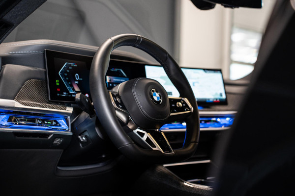 BMW 7 Serie 740d xDrive *M-Sport Pro / Bowers & Wilkins / Panorama / HUD / Surround View / Standverwarming*