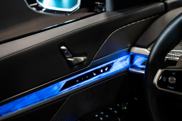 BMW 7 Serie 740d xDrive *M-Sport Pro / Bowers & Wilkins / Panorama / HUD / Surround View / Standverwarming*