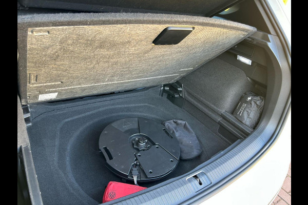 Volkswagen Tiguan 2.0 TSI R 75 Edition |4Motion|Akrapovic| Volkswagen Tiguan 2.0 TSI R 75 Edition |4Motion|Akrapovic|