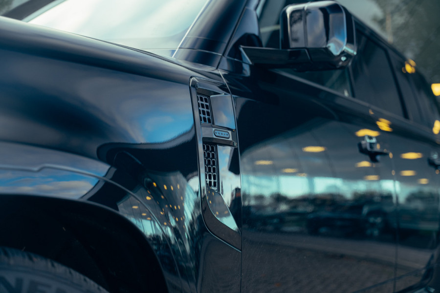 Land Rover Defender 110 2.0 P300e 110 X-Dynamic HSE ** URBAN ** 22inch ** Towing ** Cold Climate ** Dakspoiler ** Side Vents