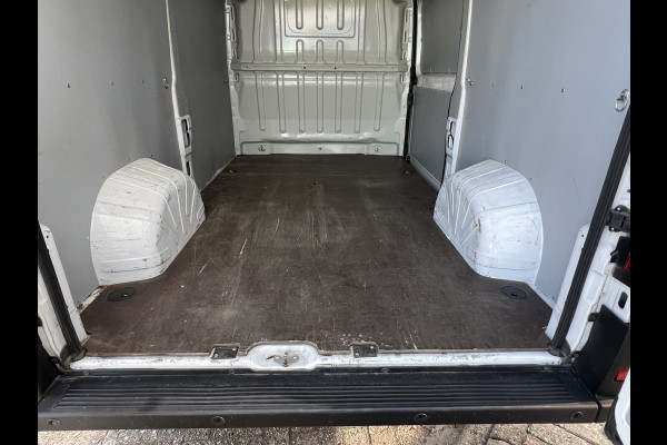 Opel Movano 2.2D 140 L2H2 3.5t Opel Movano 2.2D 140 L2H2 3.5t