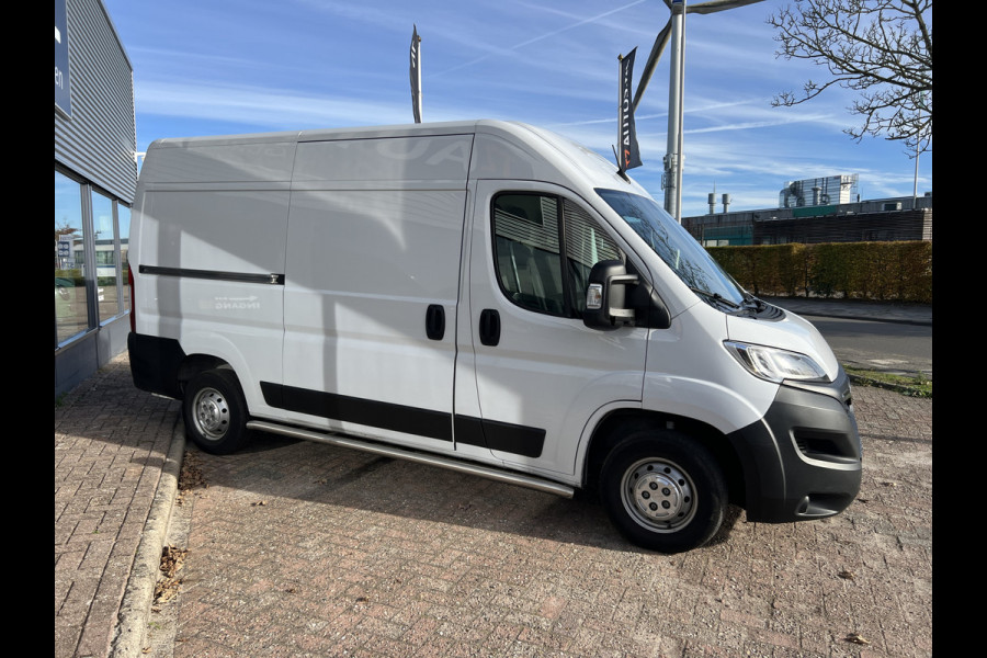 Opel Movano 2.2D 140 L2H2 3.5t Opel Movano 2.2D 140 L2H2 3.5t