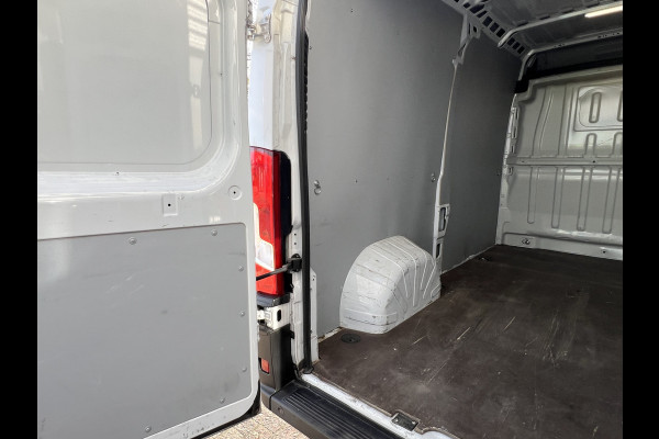 Opel Movano 2.2D 140 L2H2 3.5t Opel Movano 2.2D 140 L2H2 3.5t