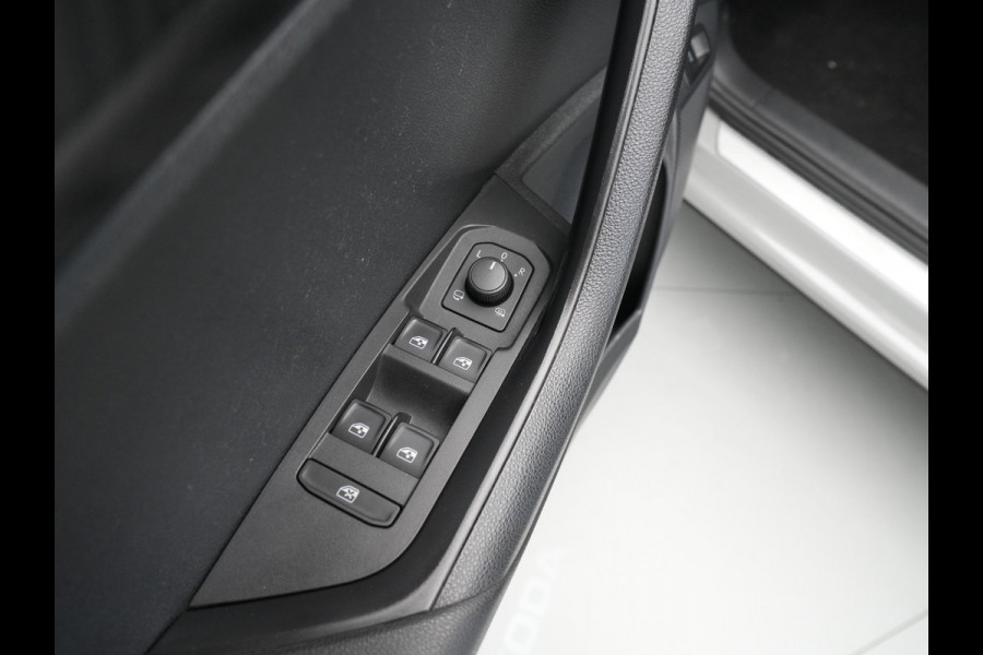 Škoda Karoq 1.5 TSI ACT 150pk DSG Sportline Business Navigatie Camera Acc Stoelverwarming 17