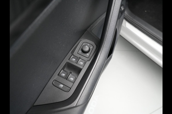 Škoda Karoq 1.5 TSI ACT 150pk DSG Sportline Business Navigatie Camera Acc Stoelverwarming 17