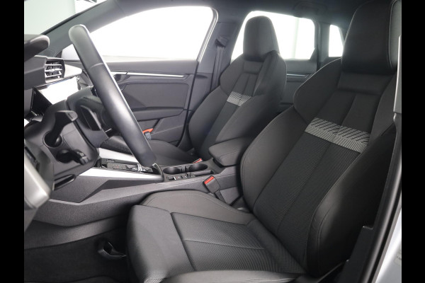 Audi A3 Sportback 30 TFSI Business edition 110pk S-tronic | Navigatie | Parkeersensoren | Led koplampen | Lichtmetalen velgen Audi A3 Sportback 30 TFSI Business edition 110pk S-tronic | Navigatie | Parkeersensoren | Led koplampen | Lichtmetalen velgen