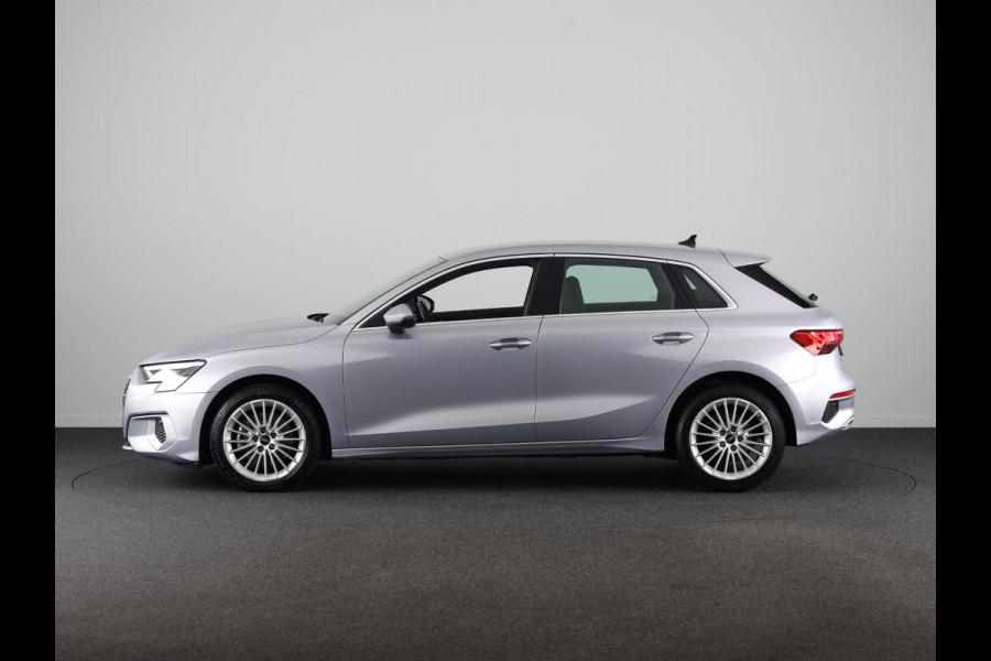 Audi A3 Sportback 30 TFSI Business edition 110pk S-tronic | Navigatie | Parkeersensoren | Led koplampen | Lichtmetalen velgen Audi A3 Sportback 30 TFSI Business edition 110pk S-tronic | Navigatie | Parkeersensoren | Led koplampen | Lichtmetalen velgen