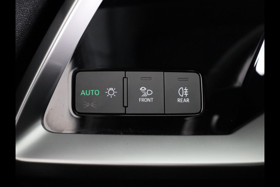 Audi A3 Sportback 30 TFSI Business edition 110pk S-tronic | Navigatie | Parkeersensoren | Led koplampen | Lichtmetalen velgen Audi A3 Sportback 30 TFSI Business edition 110pk S-tronic | Navigatie | Parkeersensoren | Led koplampen | Lichtmetalen velgen