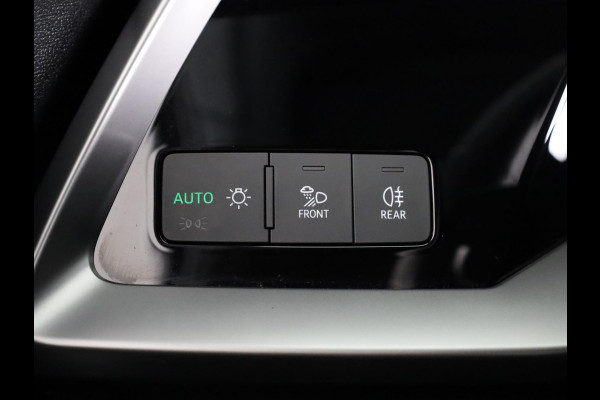 Audi A3 Sportback 30 TFSI Business edition 110pk S-tronic | Navigatie | Parkeersensoren | Led koplampen | Lichtmetalen velgen Audi A3 Sportback 30 TFSI Business edition 110pk S-tronic | Navigatie | Parkeersensoren | Led koplampen | Lichtmetalen velgen