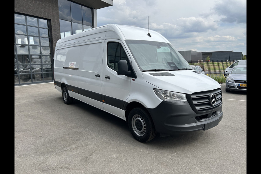Mercedes-Benz Sprinter 317 CDI L3 H2 PRO Facelift/ MBUX / Camera / Parkeersensoren / Cruise control / Airco / 270 Graden achterdeuren Mercedes-Benz Sprinter 317 CDI L3 H2 PRO Facelift/ MBUX / Camera / Parkeersensoren / Cruise control / Airco / 270 Graden achterdeuren