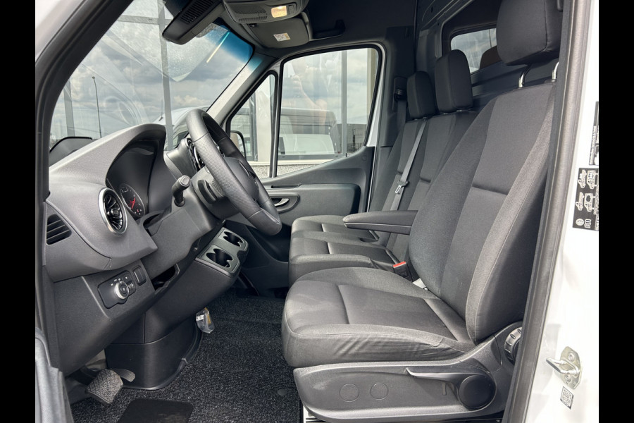 Mercedes-Benz Sprinter 317 CDI L3 H2 PRO Facelift/ MBUX / Camera / Parkeersensoren / Cruise control / Airco / 270 Graden achterdeuren Mercedes-Benz Sprinter 317 CDI L3 H2 PRO Facelift/ MBUX / Camera / Parkeersensoren / Cruise control / Airco / 270 Graden achterdeuren