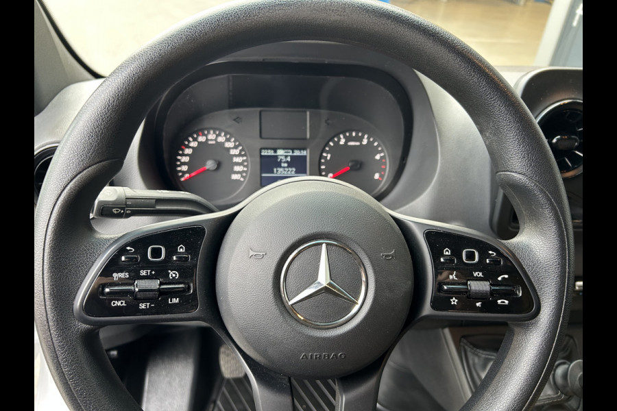 Mercedes-Benz Sprinter 317 CDI L2 H2 2800KG Trekhaak / MBUX / Camera / Navigatie / Stand kachel / Airco / 270 Graden achterdeuren