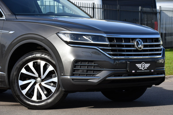 Volkswagen Touareg 3.0 TDI V6 Grijs Kenteken Bpm Vrij Adaptieve Cruise, Camera, Carplay, LED, 3500kg Trekhaak, Stoelverwarming, Automaat, Multimedia, 232pk, BOM VOL