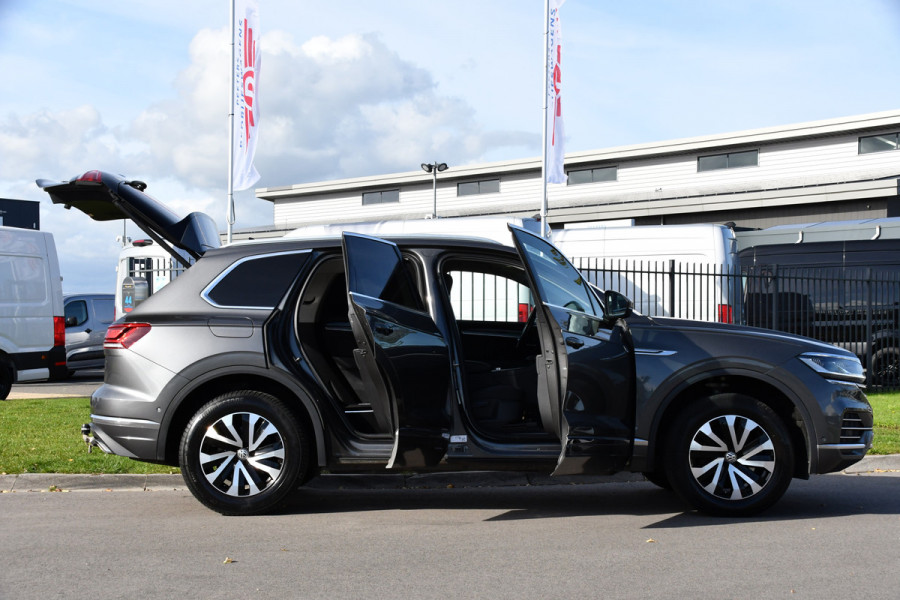 Volkswagen Touareg 3.0 TDI V6 Grijs Kenteken Bpm Vrij Adaptieve Cruise, Camera, Carplay, LED, 3500kg Trekhaak, Stoelverwarming, Automaat, Multimedia, 232pk, BOM VOL