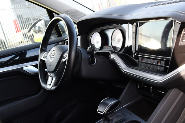 Volkswagen Touareg 3.0 TDI V6 Grijs Kenteken Bpm Vrij Adaptieve Cruise, Camera, Carplay, LED, 3500kg Trekhaak, Stoelverwarming, Automaat, Multimedia, 232pk, BOM VOL