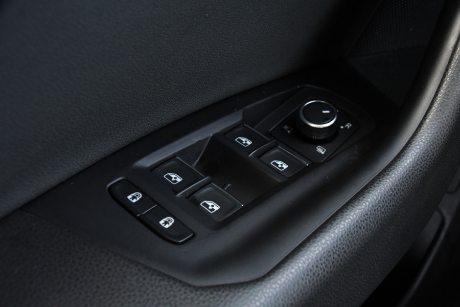 Volkswagen Touareg 3.0 TDI V6 Grijs Kenteken Bpm Vrij Adaptieve Cruise, Camera, Carplay, LED, 3500kg Trekhaak, Stoelverwarming, Automaat, Multimedia, 232pk, BOM VOL