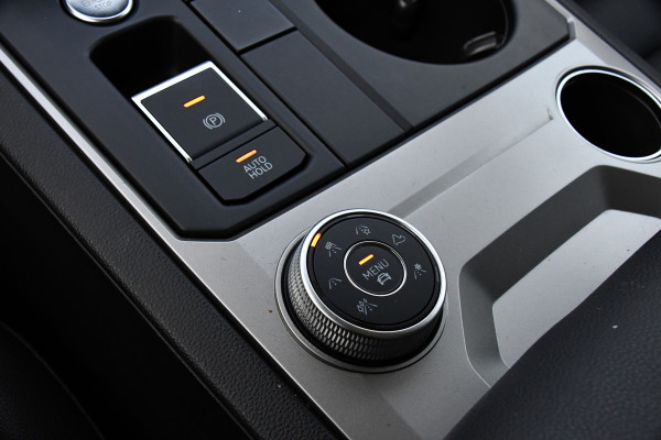 Volkswagen Touareg 3.0 TDI V6 Grijs Kenteken Bpm Vrij Adaptieve Cruise, Camera, Carplay, LED, 3500kg Trekhaak, Stoelverwarming, Automaat, Multimedia, 232pk, BOM VOL