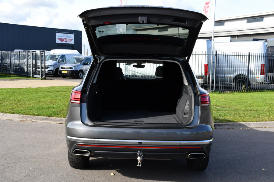 Volkswagen Touareg 3.0 TDI V6 Grijs Kenteken Bpm Vrij Adaptieve Cruise, Camera, Carplay, LED, 3500kg Trekhaak, Stoelverwarming, Automaat, Multimedia, 232pk, BOM VOL