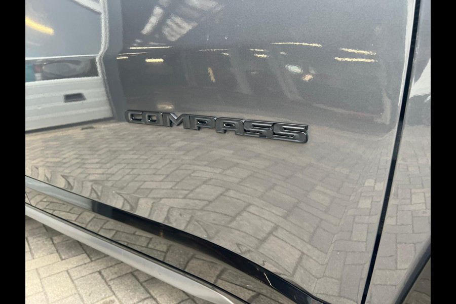 Jeep Compass S Summit 1.5T e-Hybrid Jeep Compass S Summit 1.5T e-Hybrid