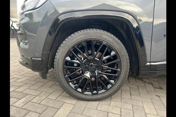 Jeep Compass S Summit 1.5T e-Hybrid Jeep Compass S Summit 1.5T e-Hybrid