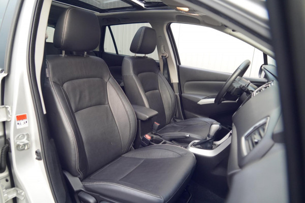 Suzuki S-Cross 1.4 Boosterjet AllGrip Stijl / Automaat / Pano / Leder / Navi / Cruise / Climate / Stoelverw. Suzuki S-Cross 1.4 Boosterjet AllGrip Stijl / Automaat / Pano / Leder / Navi / Cruise / Climate / Stoelverw.