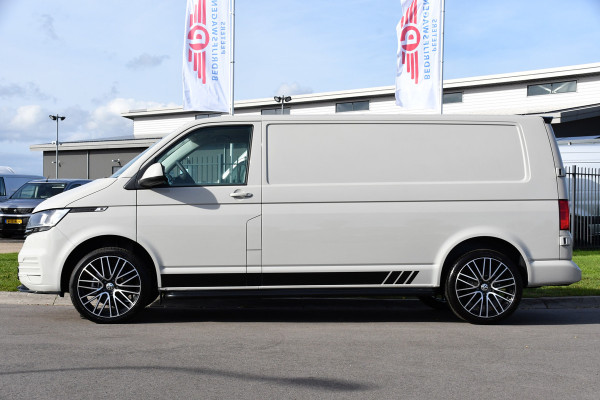 Volkswagen Transporter 2.0 TDI L2H1 PB Edition Camera, Cruise, Carplay, Leder, 150pk, Automaat, Multimedia, laadruimte pakket, Uniek! Volkswagen Transporter 2.0 TDI L2H1 PB Edition Camera, Cruise, Carplay, Leder, 150pk, Automaat, Multimedia, laadruimte pakket, Uniek!