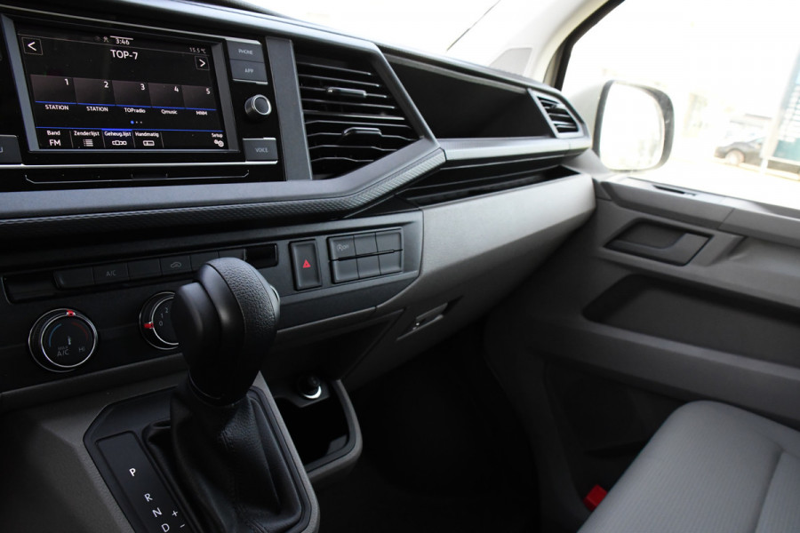 Volkswagen Transporter 2.0 TDI L2H1 PB Edition Camera, Cruise, Carplay, Leder, 150pk, Automaat, Multimedia, laadruimte pakket, Uniek! Volkswagen Transporter 2.0 TDI L2H1 PB Edition Camera, Cruise, Carplay, Leder, 150pk, Automaat, Multimedia, laadruimte pakket, Uniek!