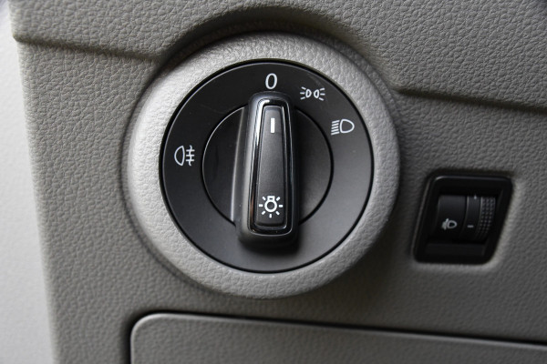 Volkswagen Transporter 2.0 TDI L2H1 PB Edition Camera, Cruise, Carplay, Leder, 150pk, Automaat, Multimedia, laadruimte pakket, Uniek! Volkswagen Transporter 2.0 TDI L2H1 PB Edition Camera, Cruise, Carplay, Leder, 150pk, Automaat, Multimedia, laadruimte pakket, Uniek!