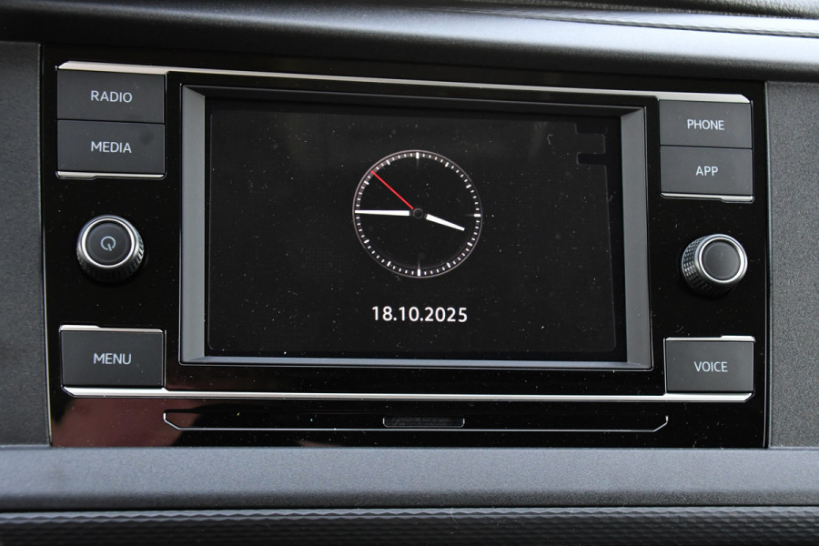 Volkswagen Transporter 2.0 TDI L2H1 PB Edition Camera, Cruise, Carplay, Leder, 150pk, Automaat, Multimedia, laadruimte pakket, Uniek! Volkswagen Transporter 2.0 TDI L2H1 PB Edition Camera, Cruise, Carplay, Leder, 150pk, Automaat, Multimedia, laadruimte pakket, Uniek!