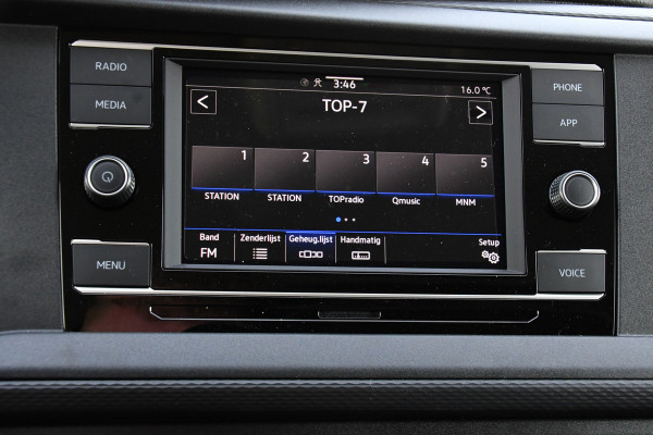 Volkswagen Transporter 2.0 TDI L2H1 PB Edition Camera, Cruise, Carplay, Leder, 150pk, Automaat, Multimedia, laadruimte pakket, Uniek! Volkswagen Transporter 2.0 TDI L2H1 PB Edition Camera, Cruise, Carplay, Leder, 150pk, Automaat, Multimedia, laadruimte pakket, Uniek!