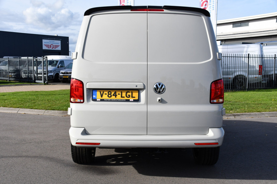 Volkswagen Transporter 2.0 TDI L2H1 PB Edition Camera, Cruise, Carplay, Leder, 150pk, Automaat, Multimedia, laadruimte pakket, Uniek! Volkswagen Transporter 2.0 TDI L2H1 PB Edition Camera, Cruise, Carplay, Leder, 150pk, Automaat, Multimedia, laadruimte pakket, Uniek!