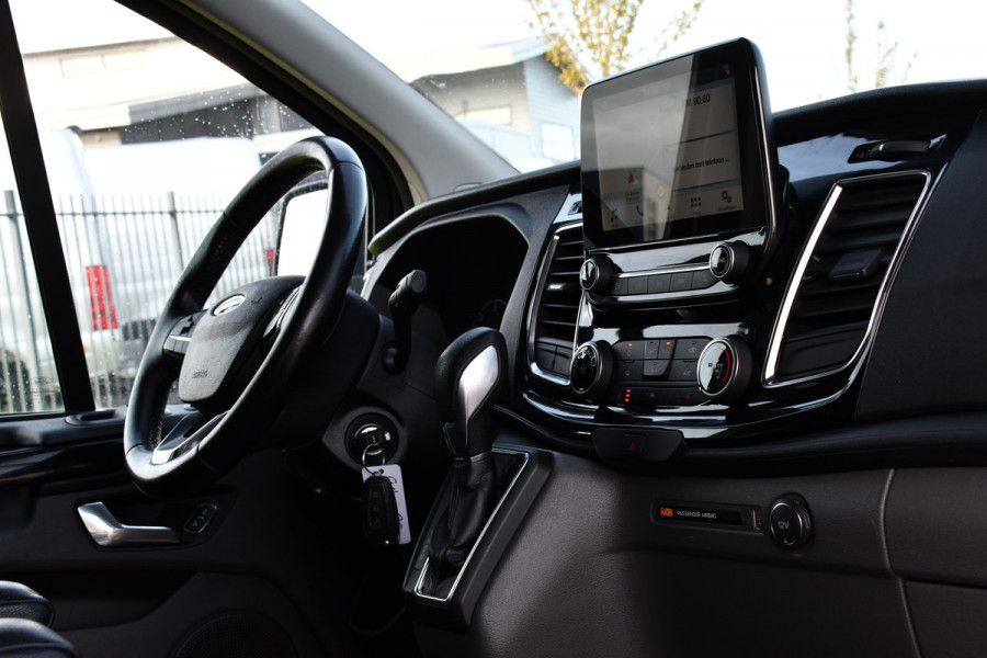 Ford Transit Custom 2.0 TDCI L1H1 Sport DC Camera, Cruise, Carplay, 170pk, Automaat, Leder, Trekhaak, Stoelverwarming, NAVI, Uniek! Ford Transit Custom 2.0 TDCI L1H1 Sport DC Camera, Cruise, Carplay, 170pk, Automaat, Leder, Trekhaak, Stoelverwarming, NAVI, Uniek!