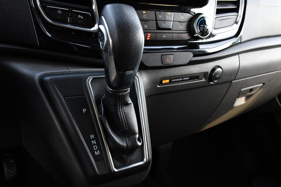 Ford Transit Custom 2.0 TDCI L1H1 Sport DC Camera, Cruise, Carplay, 170pk, Automaat, Leder, Trekhaak, Stoelverwarming, NAVI, Uniek! Ford Transit Custom 2.0 TDCI L1H1 Sport DC Camera, Cruise, Carplay, 170pk, Automaat, Leder, Trekhaak, Stoelverwarming, NAVI, Uniek!