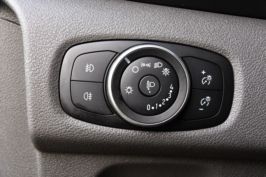 Ford Transit Custom 2.0 TDCI L1H1 Sport DC Camera, Cruise, Carplay, 170pk, Automaat, Leder, Trekhaak, Stoelverwarming, NAVI, Uniek! Ford Transit Custom 2.0 TDCI L1H1 Sport DC Camera, Cruise, Carplay, 170pk, Automaat, Leder, Trekhaak, Stoelverwarming, NAVI, Uniek!