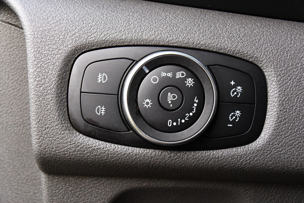 Ford Transit Custom 2.0 TDCI L1H1 Sport DC Camera, Cruise, Carplay, 170pk, Automaat, Leder, Trekhaak, Stoelverwarming, NAVI, Uniek! Ford Transit Custom 2.0 TDCI L1H1 Sport DC Camera, Cruise, Carplay, 170pk, Automaat, Leder, Trekhaak, Stoelverwarming, NAVI, Uniek!