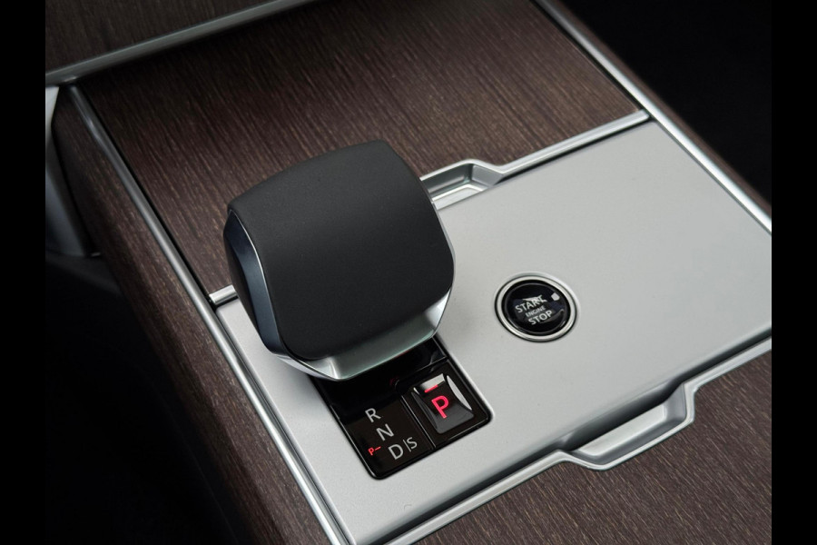 Land Rover Range Rover P460e SE PHEV | 4 Wheel Steering | Soft Close | 22'' Land Rover Range Rover P460e SE PHEV | 4 Wheel Steering | Soft Close | 22''