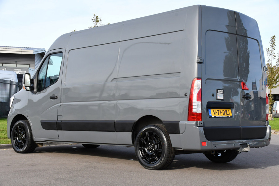 Renault Master T35 2.3 dCi 150 L2H2 PB Edition Camera, Cruise, Carplay, Clima, 150pk, Trekhaak, Multimedia, NAVI, Uniek! Renault Master T35 2.3 dCi 150 L2H2 PB Edition Camera, Cruise, Carplay, Clima, 150pk, Trekhaak, Multimedia, NAVI, Uniek!