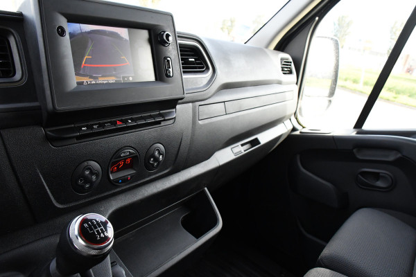 Renault Master T35 2.3 dCi 150 L2H2 PB Edition Camera, Cruise, Carplay, Clima, 150pk, Trekhaak, Multimedia, NAVI, Uniek! Renault Master T35 2.3 dCi 150 L2H2 PB Edition Camera, Cruise, Carplay, Clima, 150pk, Trekhaak, Multimedia, NAVI, Uniek!
