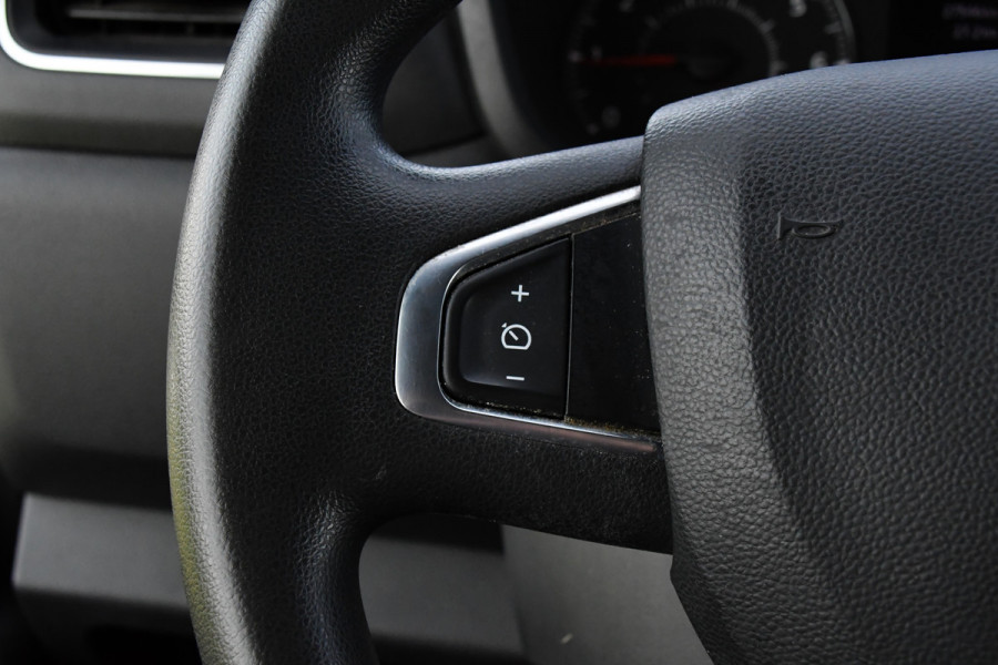 Renault Master T35 2.3 dCi 150 L2H2 PB Edition Camera, Cruise, Carplay, Clima, 150pk, Trekhaak, Multimedia, NAVI, Uniek! Renault Master T35 2.3 dCi 150 L2H2 PB Edition Camera, Cruise, Carplay, Clima, 150pk, Trekhaak, Multimedia, NAVI, Uniek!