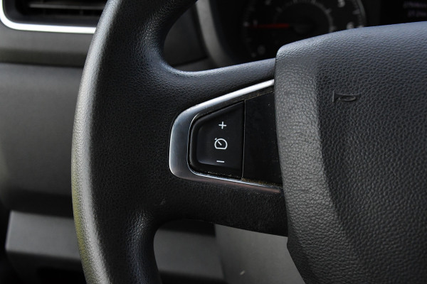 Renault Master T35 2.3 dCi 150 L2H2 PB Edition Camera, Cruise, Carplay, Clima, 150pk, Trekhaak, Multimedia, NAVI, Uniek! Renault Master T35 2.3 dCi 150 L2H2 PB Edition Camera, Cruise, Carplay, Clima, 150pk, Trekhaak, Multimedia, NAVI, Uniek!