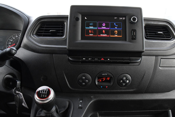 Renault Master T35 2.3 dCi 150 L2H2 PB Edition Camera, Cruise, Carplay, Clima, 150pk, Trekhaak, Multimedia, NAVI, Uniek! Renault Master T35 2.3 dCi 150 L2H2 PB Edition Camera, Cruise, Carplay, Clima, 150pk, Trekhaak, Multimedia, NAVI, Uniek!