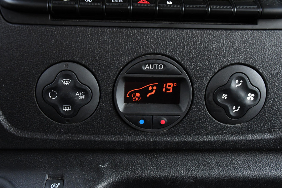 Renault Master T35 2.3 dCi 150 L2H2 PB Edition Camera, Cruise, Carplay, Clima, 150pk, Trekhaak, Multimedia, NAVI, Uniek! Renault Master T35 2.3 dCi 150 L2H2 PB Edition Camera, Cruise, Carplay, Clima, 150pk, Trekhaak, Multimedia, NAVI, Uniek!