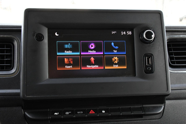 Renault Master T35 2.3 dCi 150 L2H2 PB Edition Camera, Cruise, Carplay, Clima, 150pk, Trekhaak, Multimedia, NAVI, Uniek! Renault Master T35 2.3 dCi 150 L2H2 PB Edition Camera, Cruise, Carplay, Clima, 150pk, Trekhaak, Multimedia, NAVI, Uniek!