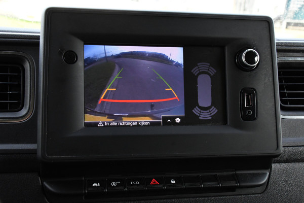 Renault Master T35 2.3 dCi 150 L2H2 PB Edition Camera, Cruise, Carplay, Clima, 150pk, Trekhaak, Multimedia, NAVI, Uniek! Renault Master T35 2.3 dCi 150 L2H2 PB Edition Camera, Cruise, Carplay, Clima, 150pk, Trekhaak, Multimedia, NAVI, Uniek!