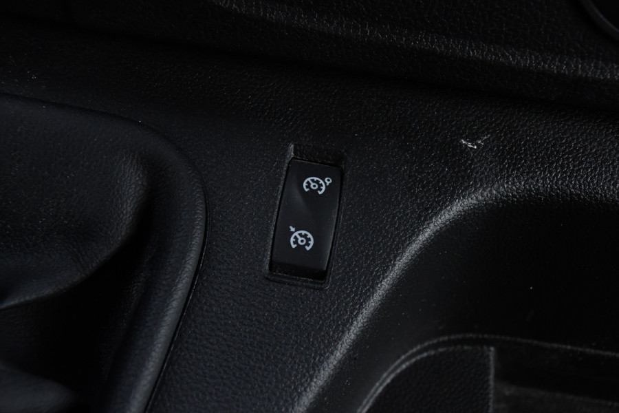 Renault Master T35 2.3 dCi 150 L2H2 PB Edition Camera, Cruise, Carplay, Clima, 150pk, Trekhaak, Multimedia, NAVI, Uniek! Renault Master T35 2.3 dCi 150 L2H2 PB Edition Camera, Cruise, Carplay, Clima, 150pk, Trekhaak, Multimedia, NAVI, Uniek!