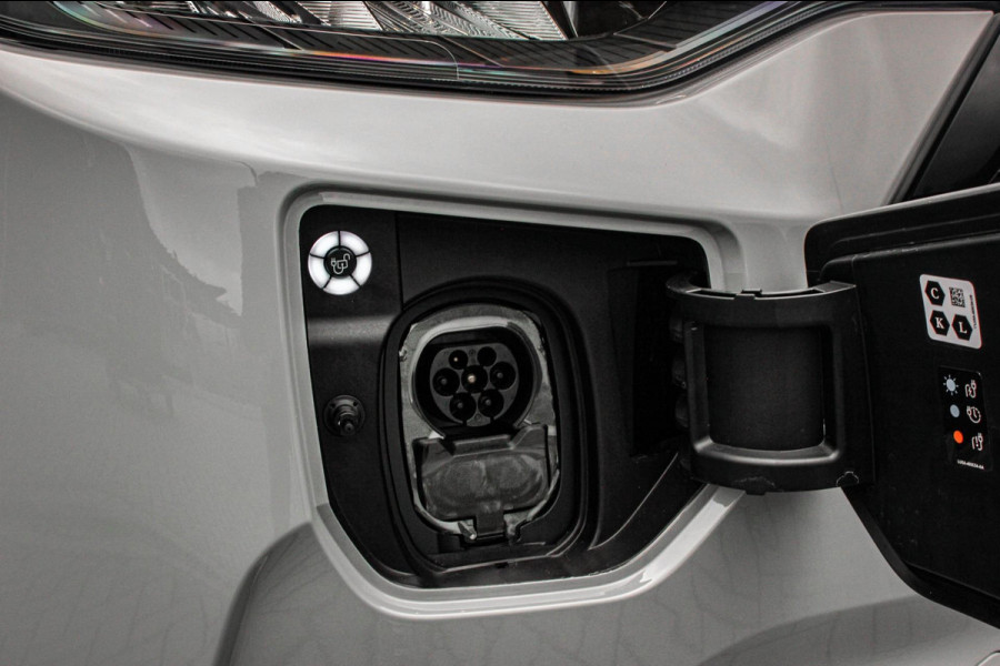 Ford E-Transit Cust. 340 L2H1 Limited 65 kWh 218PK / JB-EDIITON / CAMERA / 328KM RANGE / APPLE CARPLAY /DRIVERS-PACK /FULL OPTIONS Ford E-Transit Cust. 340 L2H1 Limited 65 kWh 218PK / JB-EDIITON / CAMERA / 328KM RANGE / APPLE CARPLAY /DRIVERS-PACK /FULL OPTIONS