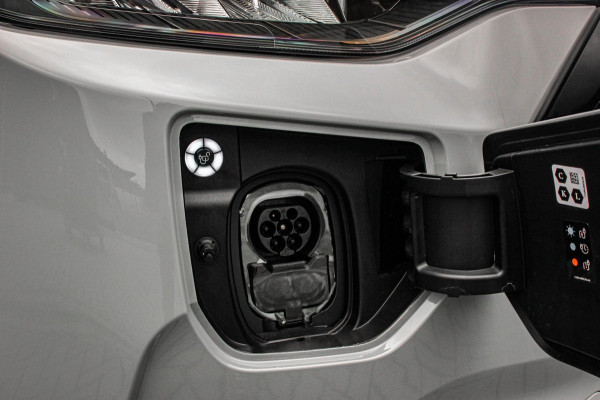 Ford E-Transit Cust. 340 L2H1 Limited 65 kWh 218PK / JB-EDIITON / CAMERA / 328KM RANGE / APPLE CARPLAY /DRIVERS-PACK /FULL OPTIONS Ford E-Transit Cust. 340 L2H1 Limited 65 kWh 218PK / JB-EDIITON / CAMERA / 328KM RANGE / APPLE CARPLAY /DRIVERS-PACK /FULL OPTIONS