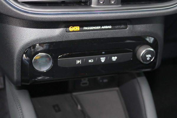 Ford Kuga 2.5 PHEV Titanium 243pk |  Driver Assistance Pack | Winterpack | Wegklapbare Trekhaak | All Weatherbanden | Reserveband Ford Kuga 2.5 PHEV Titanium 243pk |  Driver Assistance Pack | Winterpack | Wegklapbare Trekhaak | All Weatherbanden | Reserveband